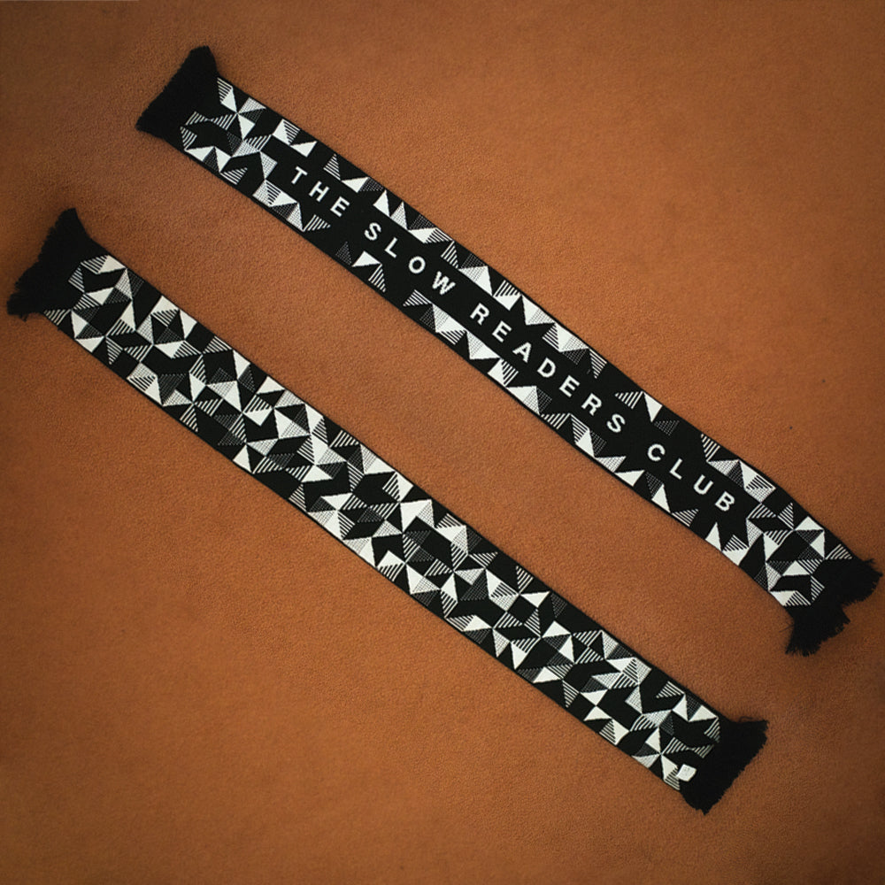 The Slow Readers Club - Triangle Patterned Scarf